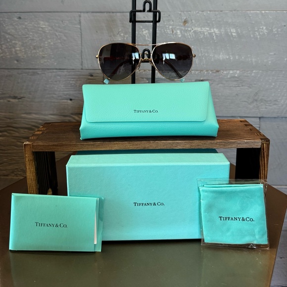 New Tiffany & Co pilot rose gold frame sunglasses